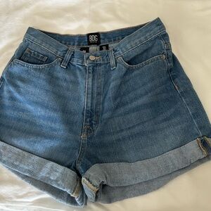 Urban Outfitters denim high-rise mom shorts size 30